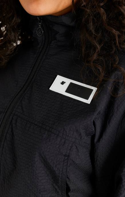 SikSilk žene crna skraćena jakna s naborima D088139 odjeća